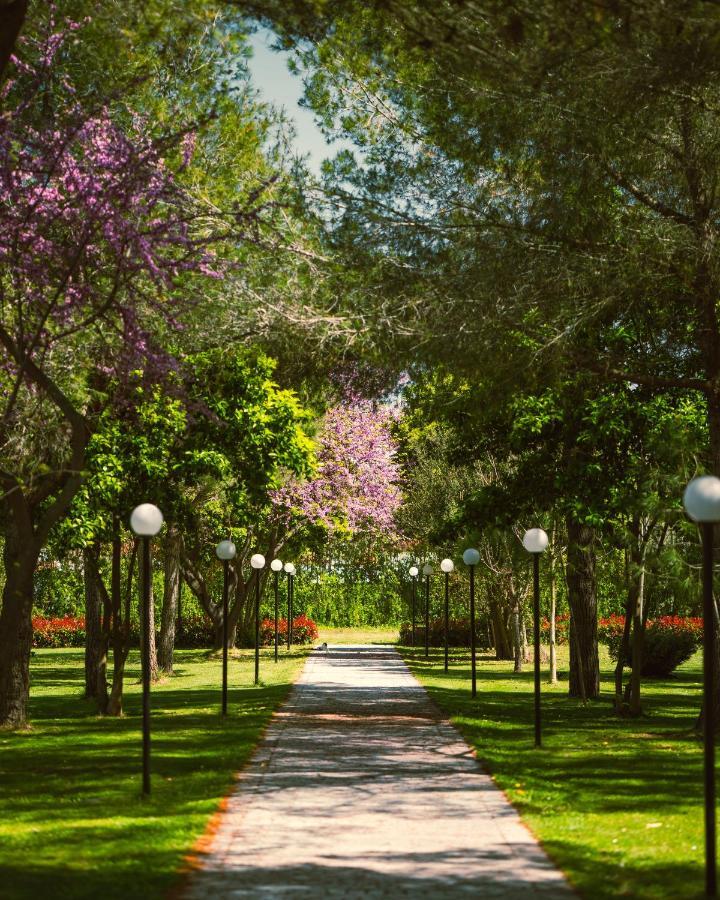 Green Park ดิวิยาเกอ ภายนอก รูปภาพ
